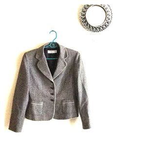 Size 4P Tweed Tahiri Women’s Suit Jacket